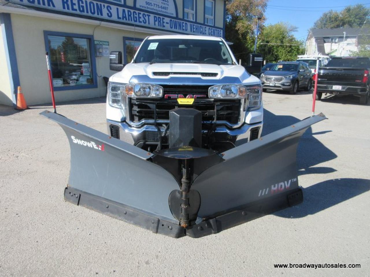 2022 GMC Sierra 2500 3/4 TON SL-MODEL 6 PASSENGER 6.6L - V8.. 4X4.. QUAD-CAB.. 6.6-FOOT-BOX.. SNOW-EX-V-PLOW.. BACK-UP CAMERA.. BLUETOOTH SYSTEM.. KEYLESS ENTRY.. Photo3