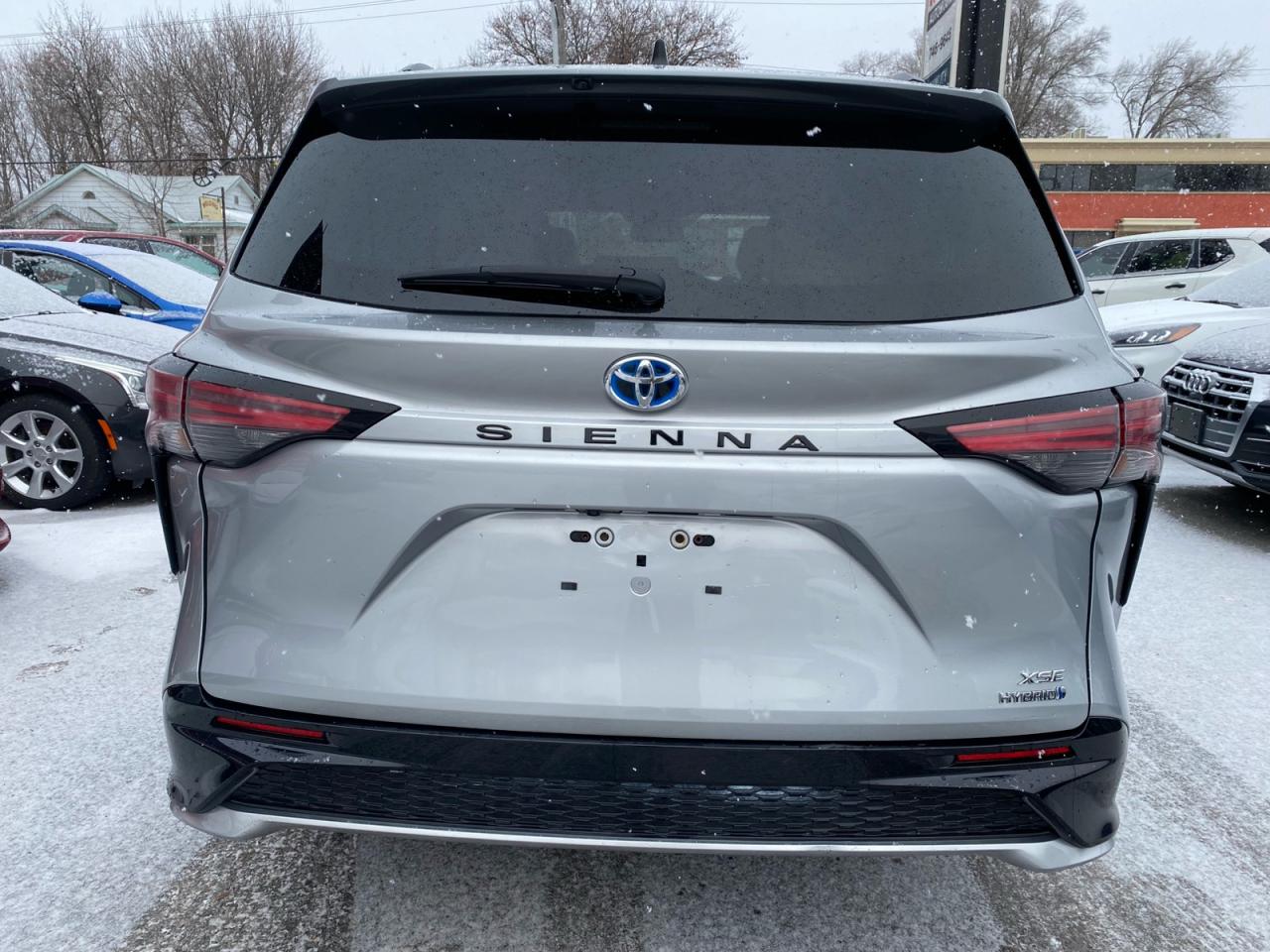 2022 Toyota Sienna XSE | HYBRID | Sunroof | NAV | *** SOLD *** Photo4