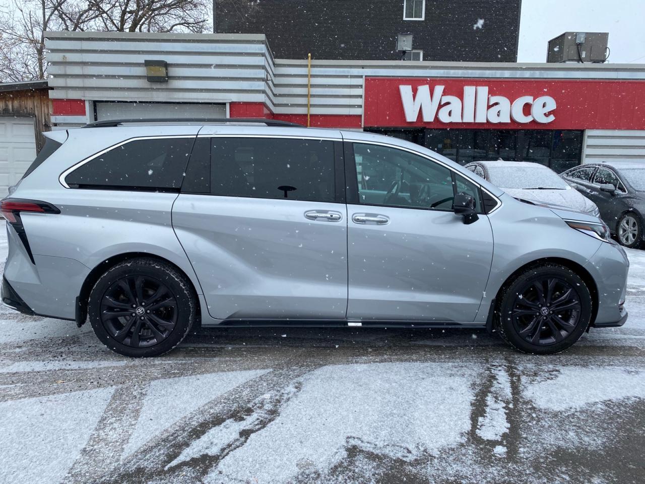 2022 Toyota Sienna XSE | HYBRID | Sunroof | NAV | *** SOLD *** Photo