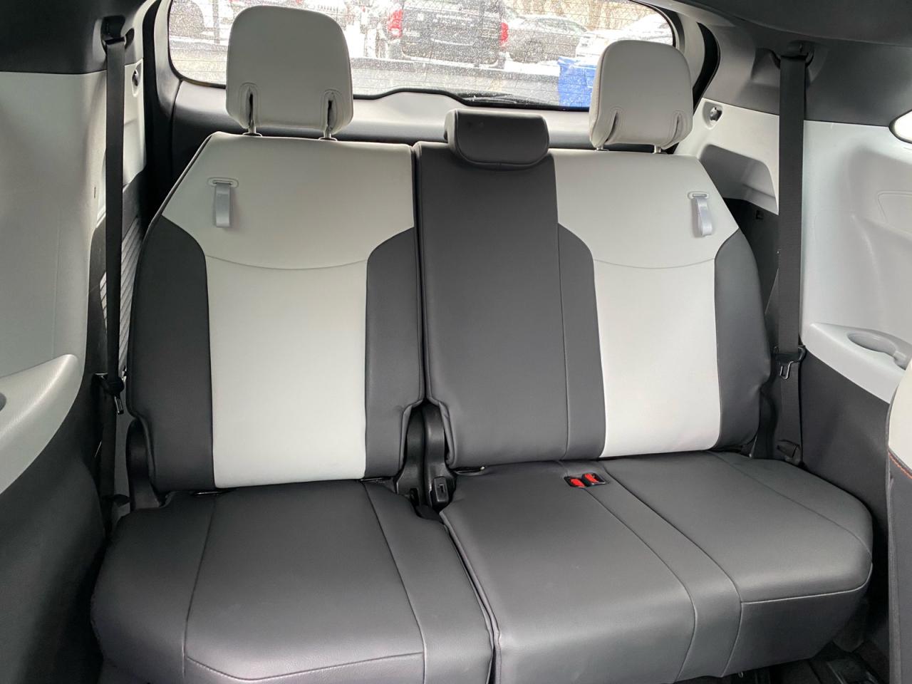 2022 Toyota Sienna XSE | HYBRID | Sunroof | NAV | *** SOLD *** Photo