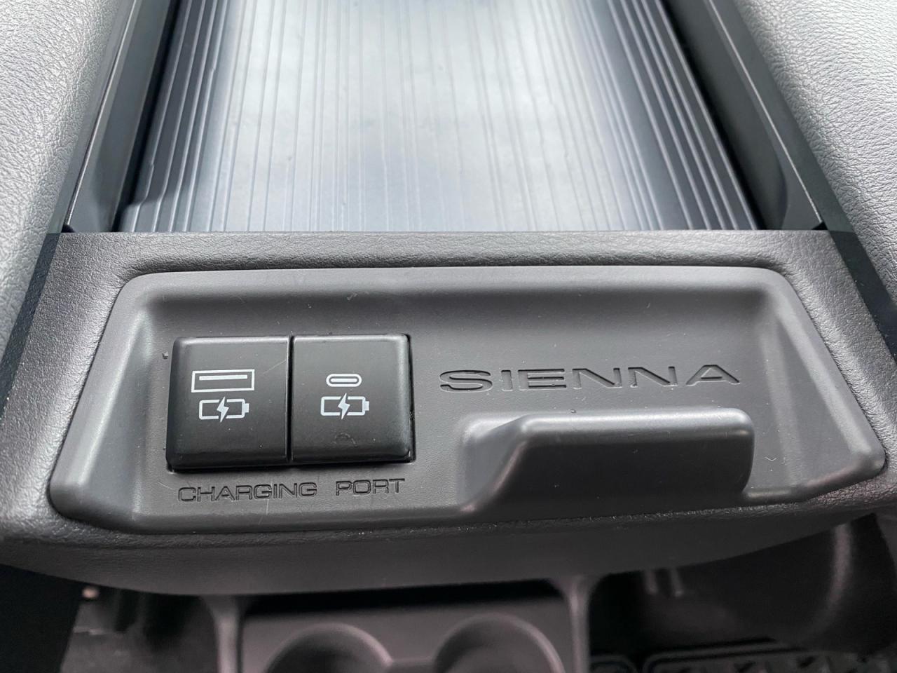 2022 Toyota Sienna XSE | HYBRID | Sunroof | NAV | *** SOLD *** Photo