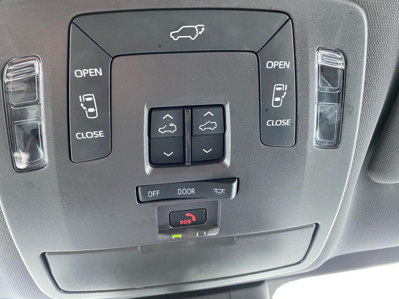 2022 Toyota Sienna XSE | HYBRID | Sunroof | NAV | *** SOLD *** Photo