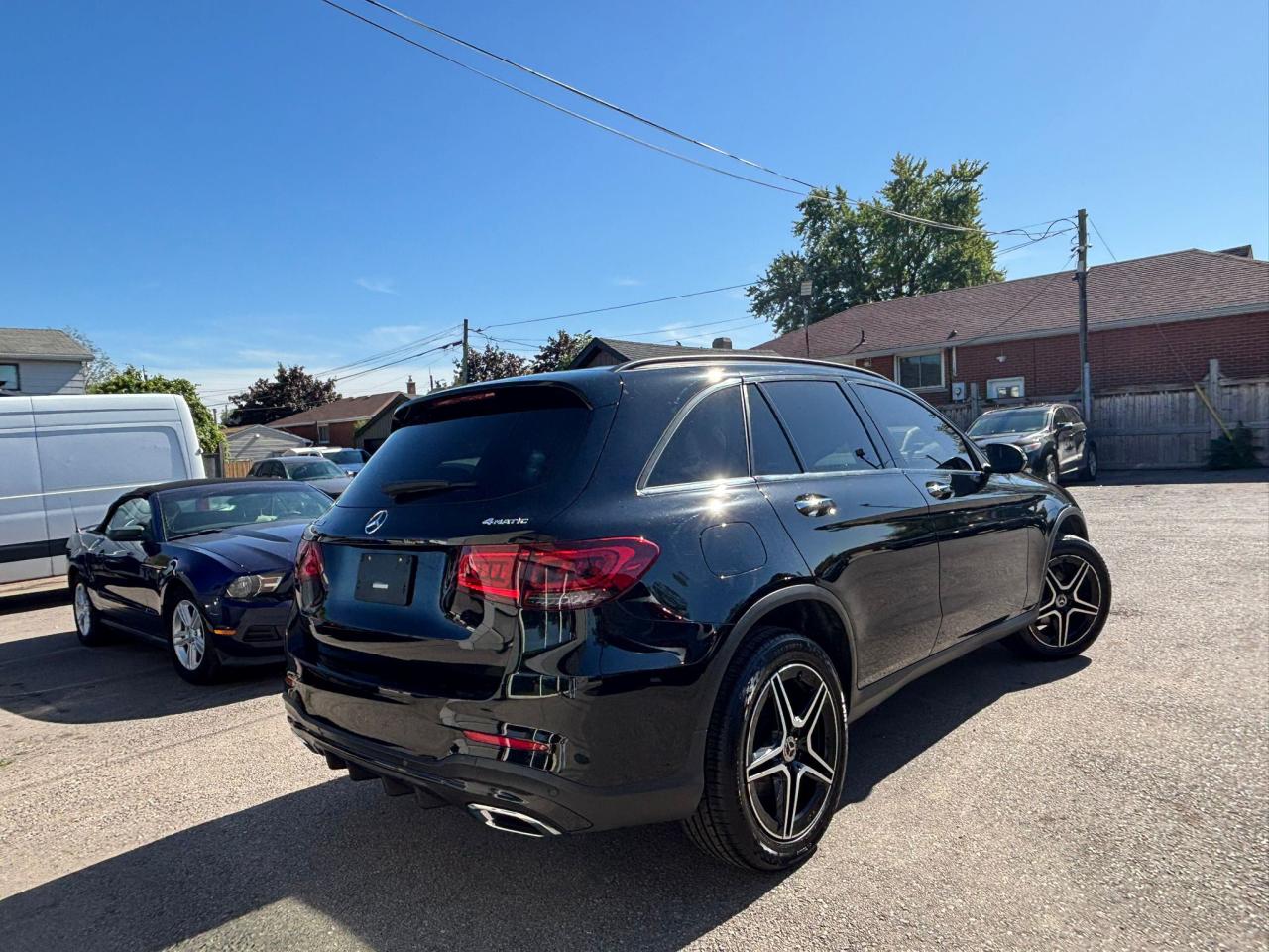 2021 Mercedes-Benz GLC-Class 300 Photo3