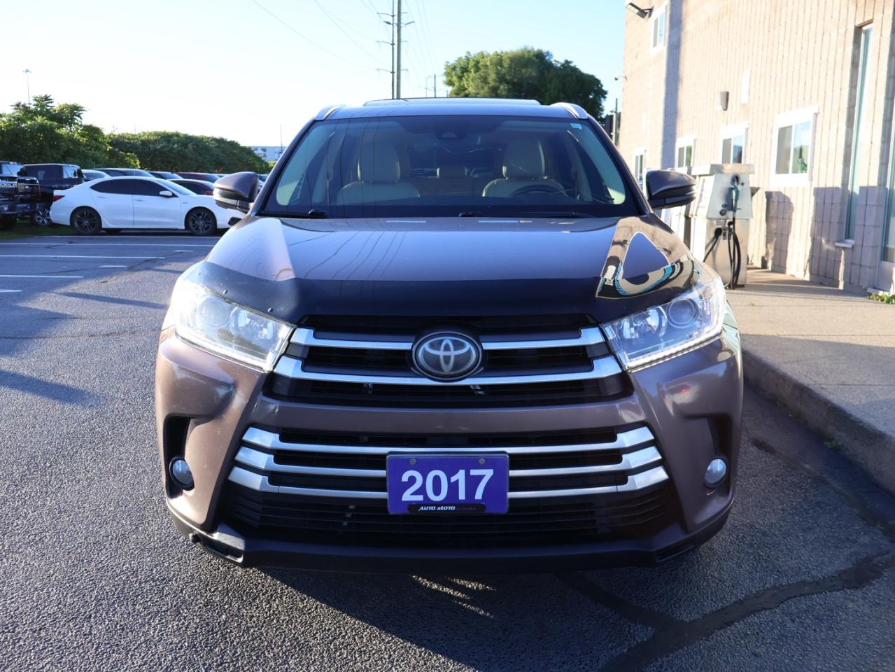 2017 Toyota Highlander XLE AWD CERTIFIED *1 OWNER*ACCIDENT FREE**7 SEATS* CAMERA NAV BLUETOOTH LEATHER HEATED SEATS SUNROOF CRUISE ALLOYS - Photo #2