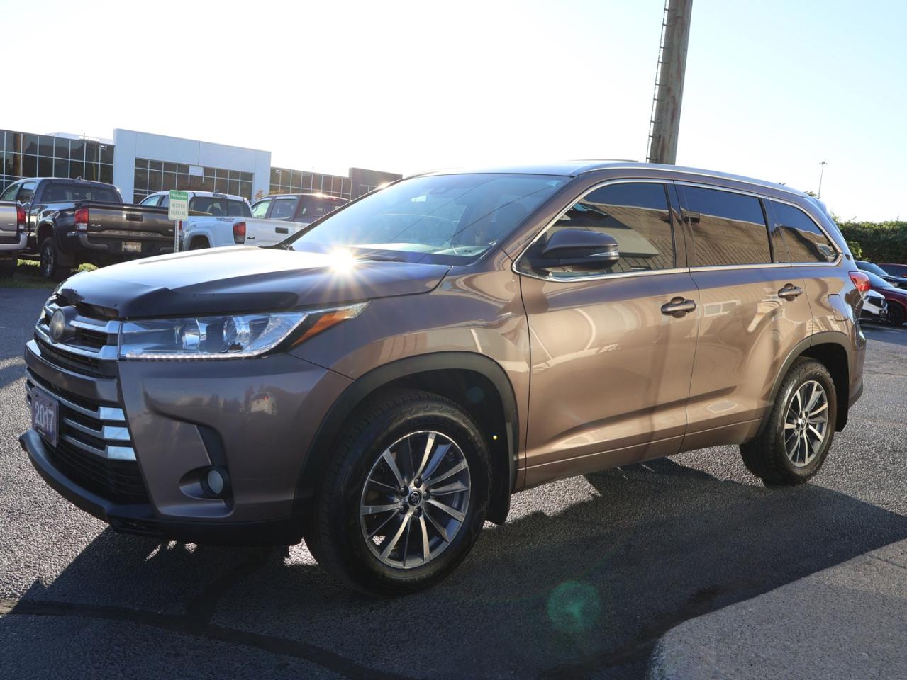 2017 Toyota Highlander XLE AWD CERTIFIED *1 OWNER*ACCIDENT FREE**7 SEATS* CAMERA NAV BLUETOOTH LEATHER HEATED SEATS SUNROOF CRUISE ALLOYS - Photo #3