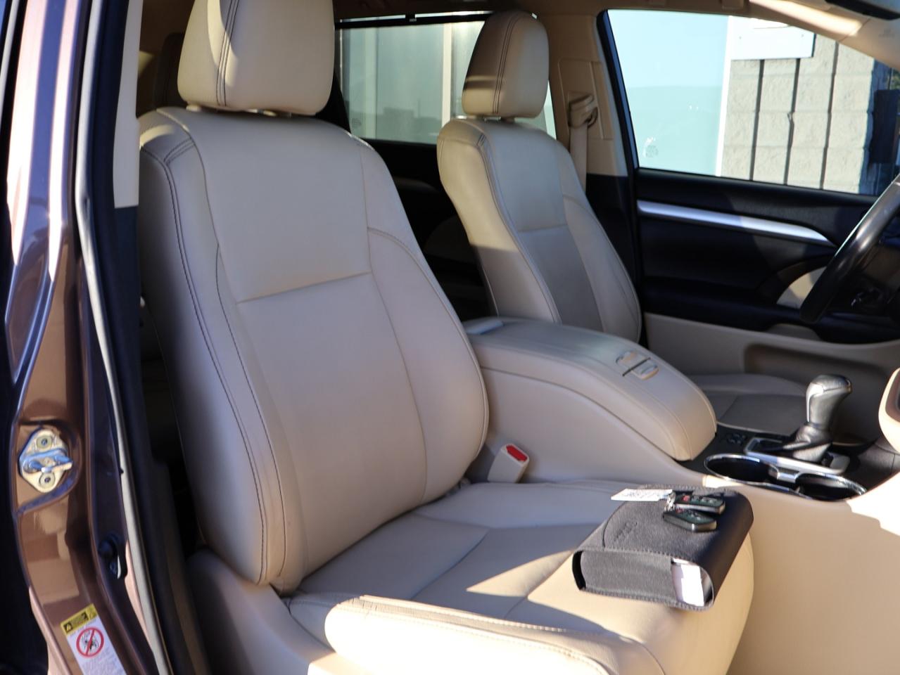 2017 Toyota Highlander XLE AWD CERTIFIED *1 OWNER*ACCIDENT FREE**7 SEATS* CAMERA NAV BLUETOOTH LEATHER HEATED SEATS SUNROOF CRUISE ALLOYS - Photo #21