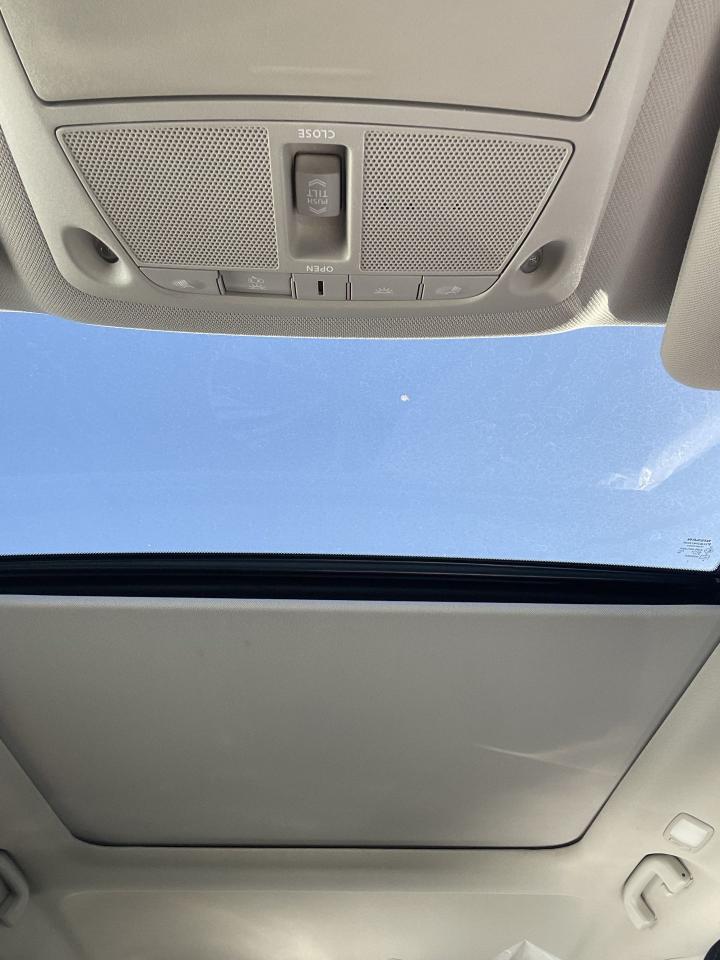 2015 Nissan Rogue SV - Photo #15