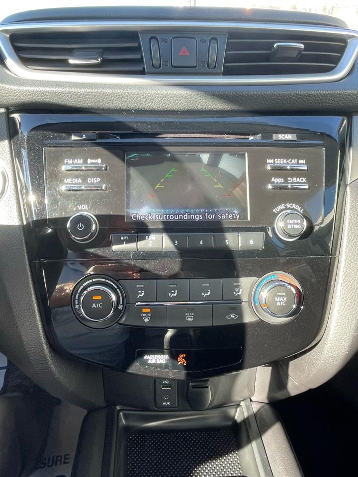2015 Nissan Rogue SV - Photo #10