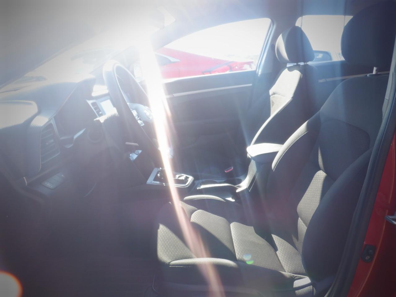 2020 Hyundai Elantra Essential - Photo #3