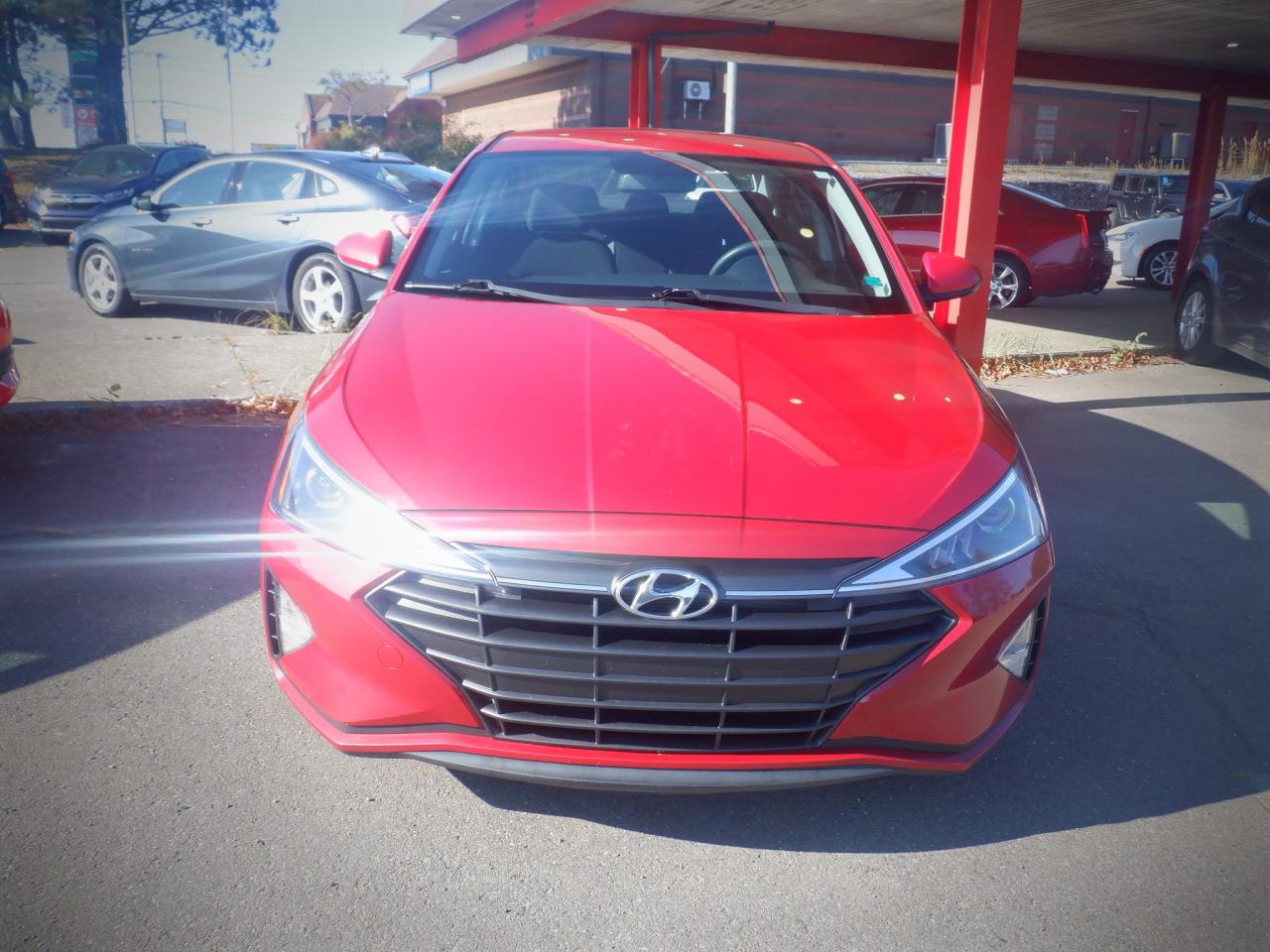 2020 Hyundai Elantra Essential - Photo #2