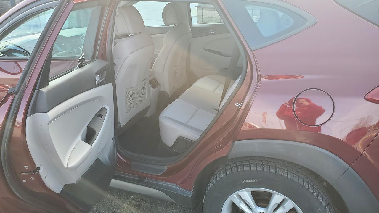 2016 Hyundai Tucson 2.0L-HEATED SEATS-BACK UP CAMERA-BLUETOOTH Photo