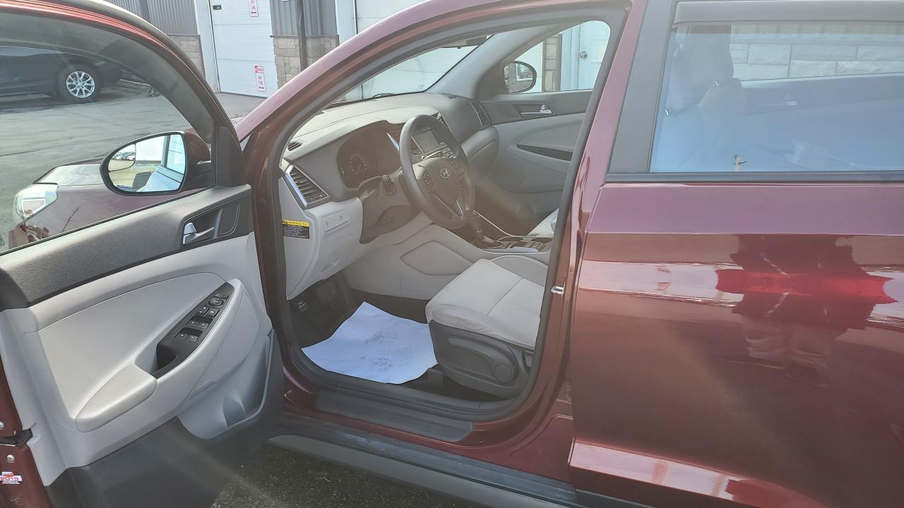 2016 Hyundai Tucson 2.0L"NO TAX SALE-MAX $2000-LTD TIME ONLY" - Photo #9