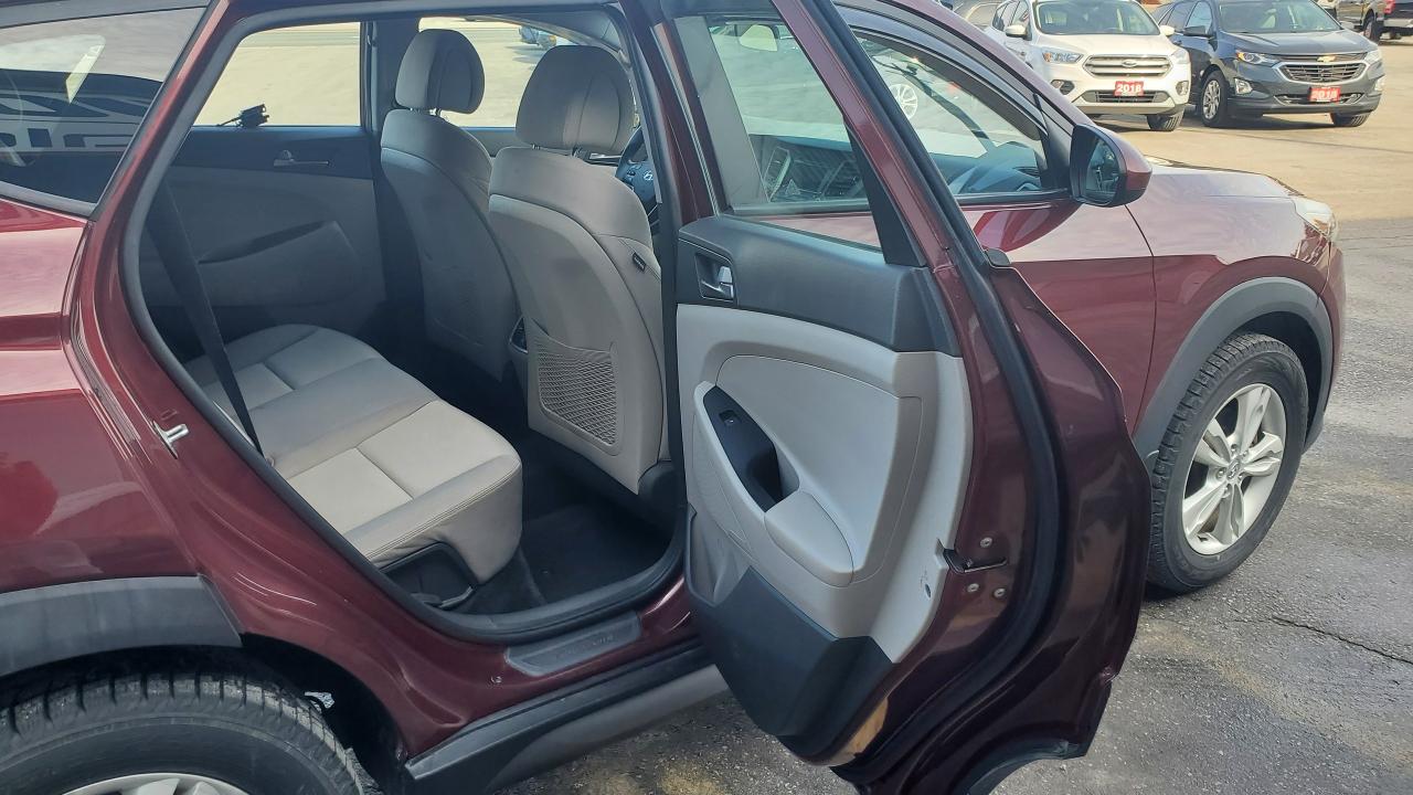 2016 Hyundai Tucson 2.0L"NO TAX SALE-MAX $2000-LTD TIME ONLY" - Photo #18