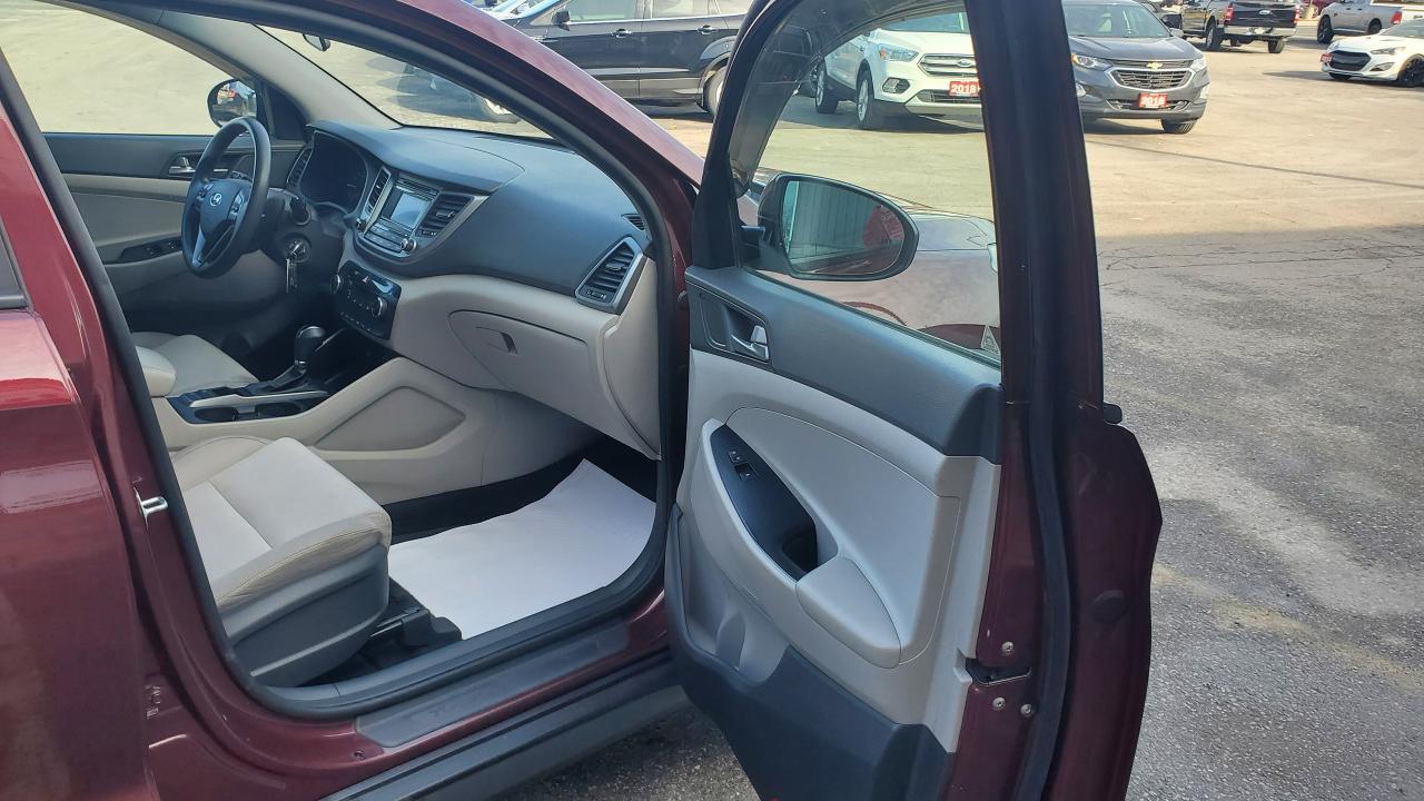 2016 Hyundai Tucson 2.0L"NO TAX SALE-MAX $2000-LTD TIME ONLY" - Photo #10