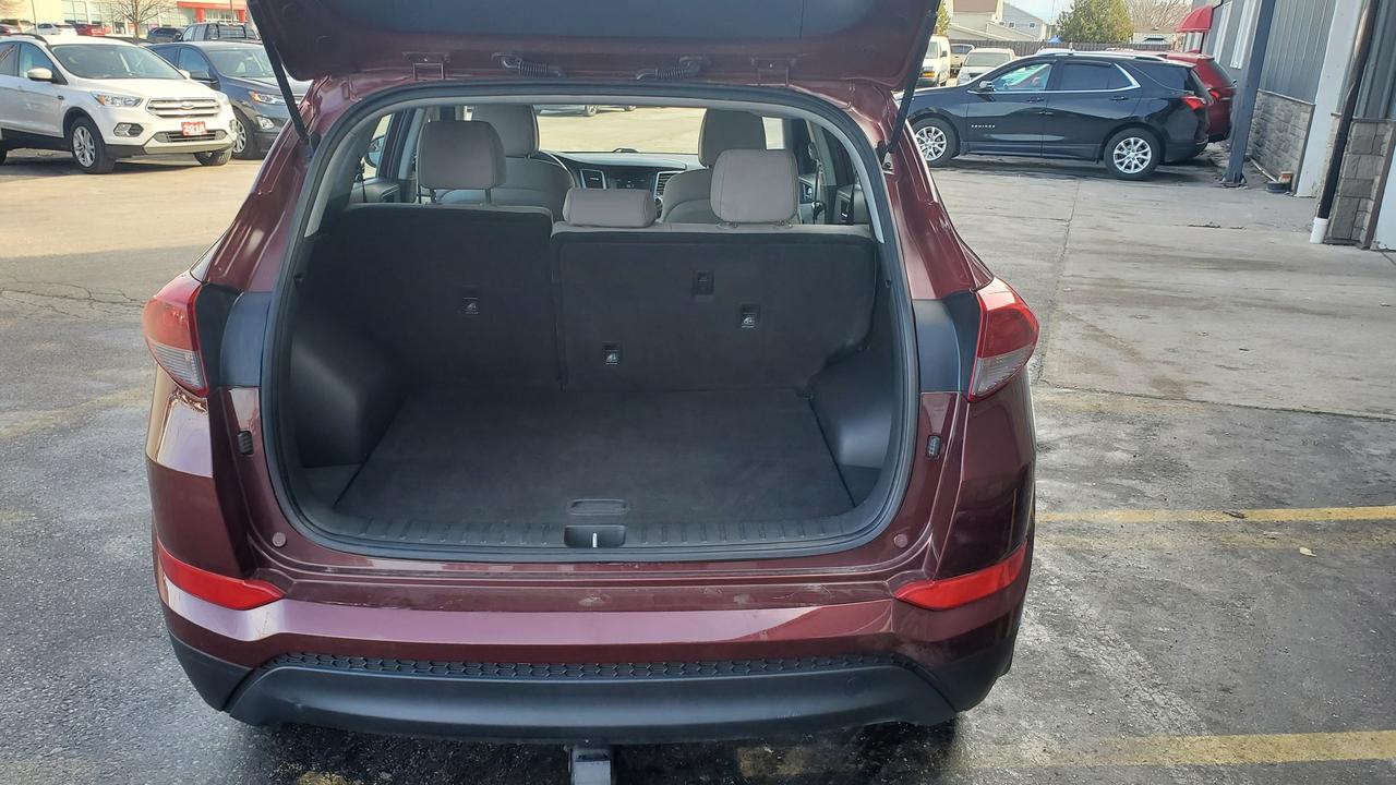 2016 Hyundai Tucson 2.0L-HEATED SEATS-BACK UP CAMERA-BLUETOOTH Photo