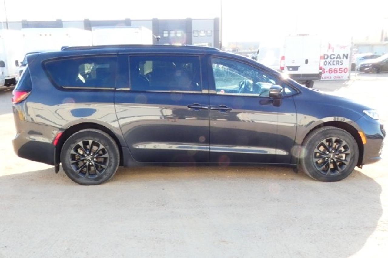 2021 Chrysler Pacifica S Touring-L AWD w/Htd L, pano S/R, NAV, BUC - Photo #5