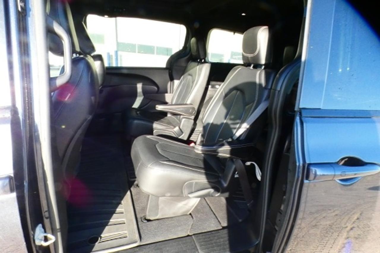 2021 Chrysler Pacifica S Touring-L AWD w/Htd L, pano S/R, NAV, BUC - Photo #11