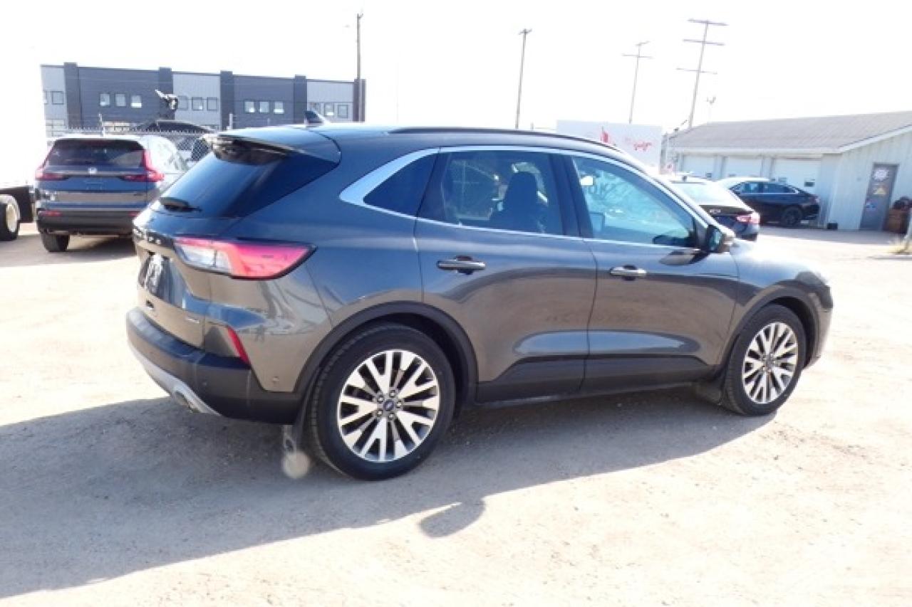 2020 Ford Escape Titanium Hybrid AWD w/Htd L, pano S/R, NAV, BUC - Photo #6