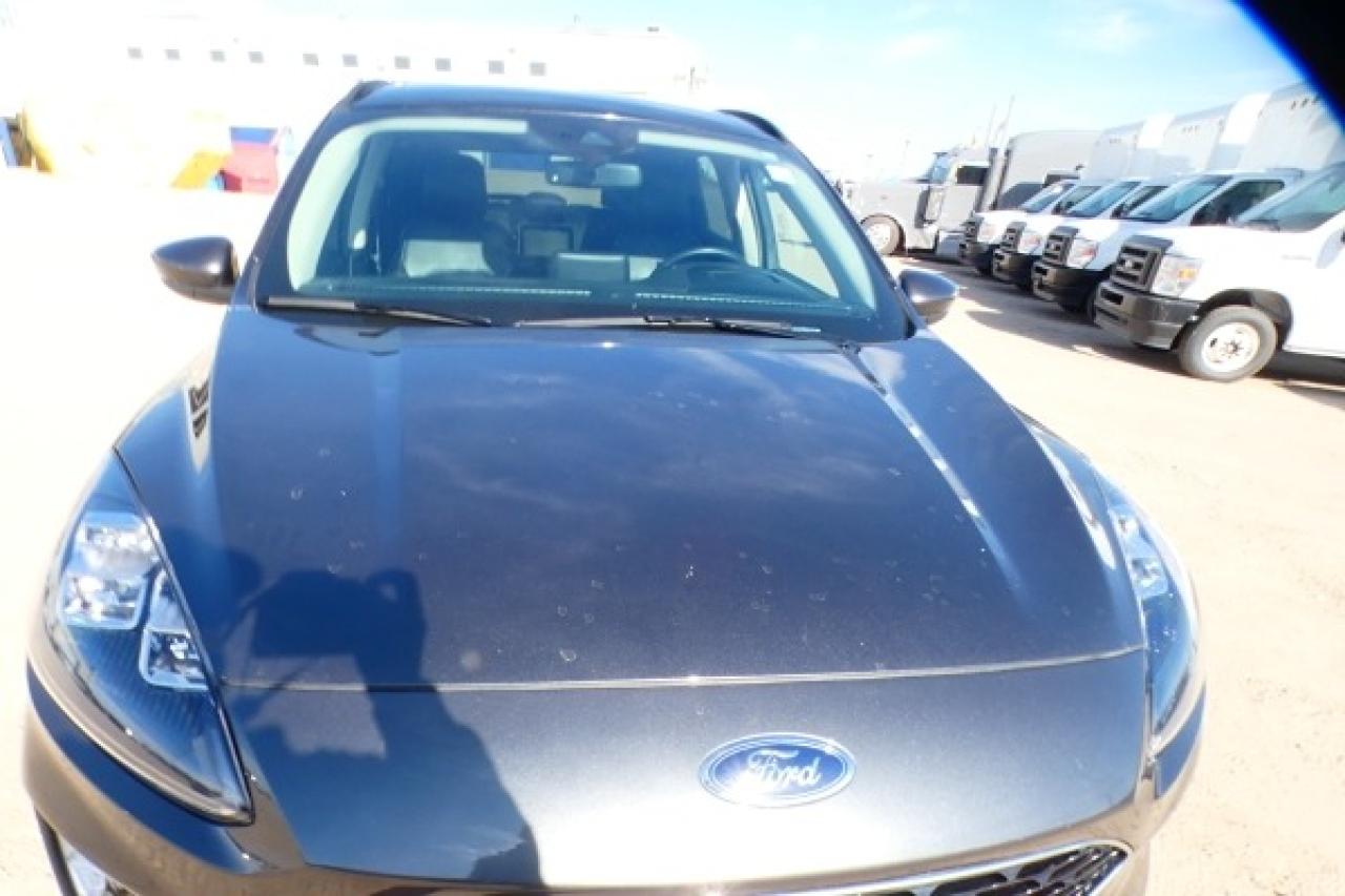 2020 Ford Escape Titanium Hybrid AWD w/Htd L, pano S/R, NAV, BUC - Photo #35
