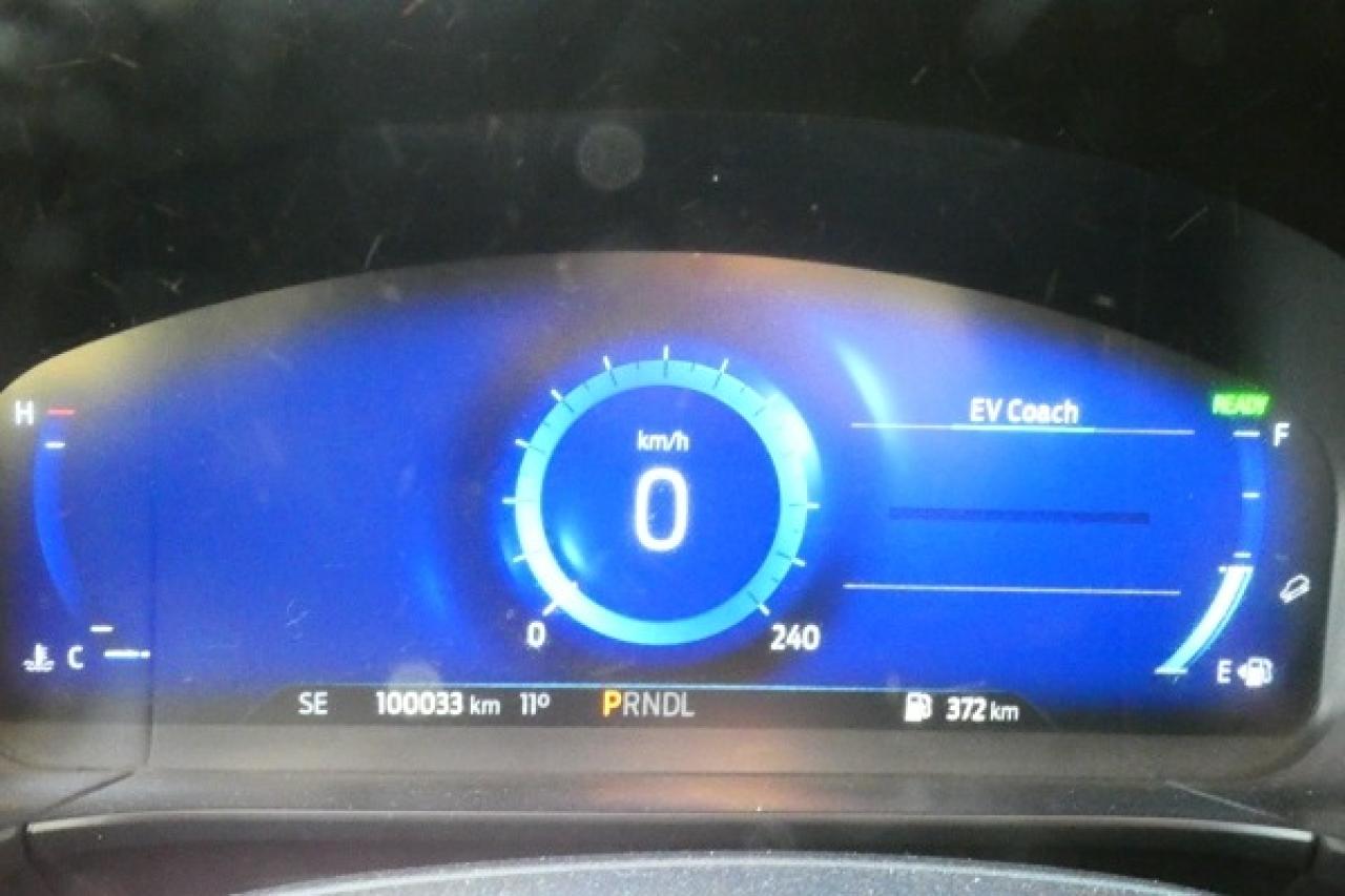2020 Ford Escape Titanium Hybrid AWD w/Htd L, pano S/R, NAV, BUC - Photo #13