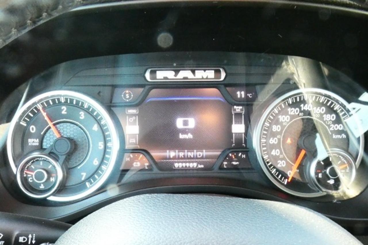 2023 Dodge Ram 1500 Big Horn e-torque Crew Cab w/Htd cloth, NAV, BUC - Photo #12