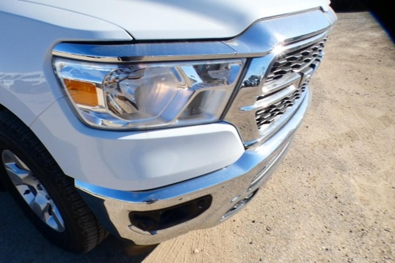 2023 Dodge Ram 1500 Big Horn e-torque Crew Cab w/Htd cloth, NAV, BUC - Photo #26