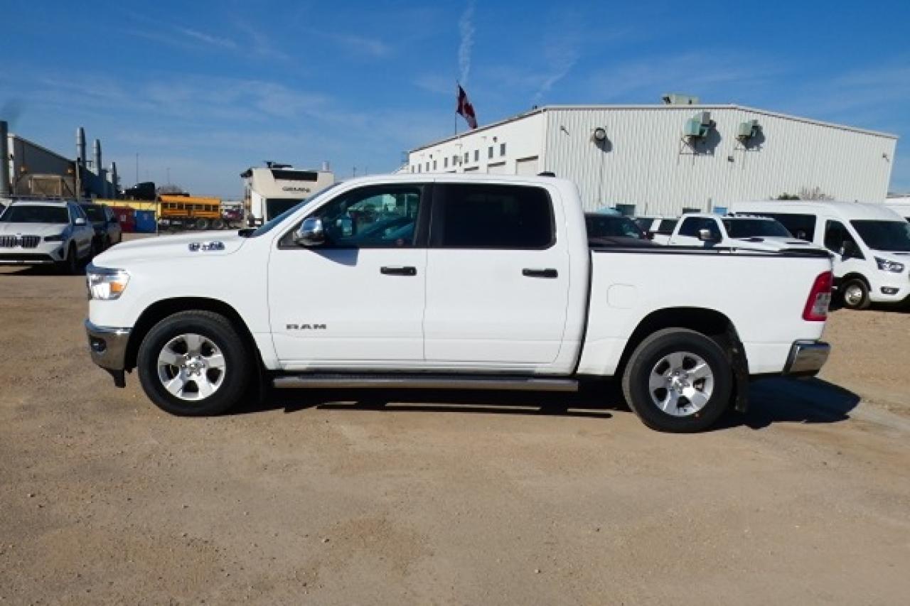 2023 Dodge Ram 1500 Big Horn e-torque Crew Cab w/Htd cloth, NAV, BUC - Photo #1