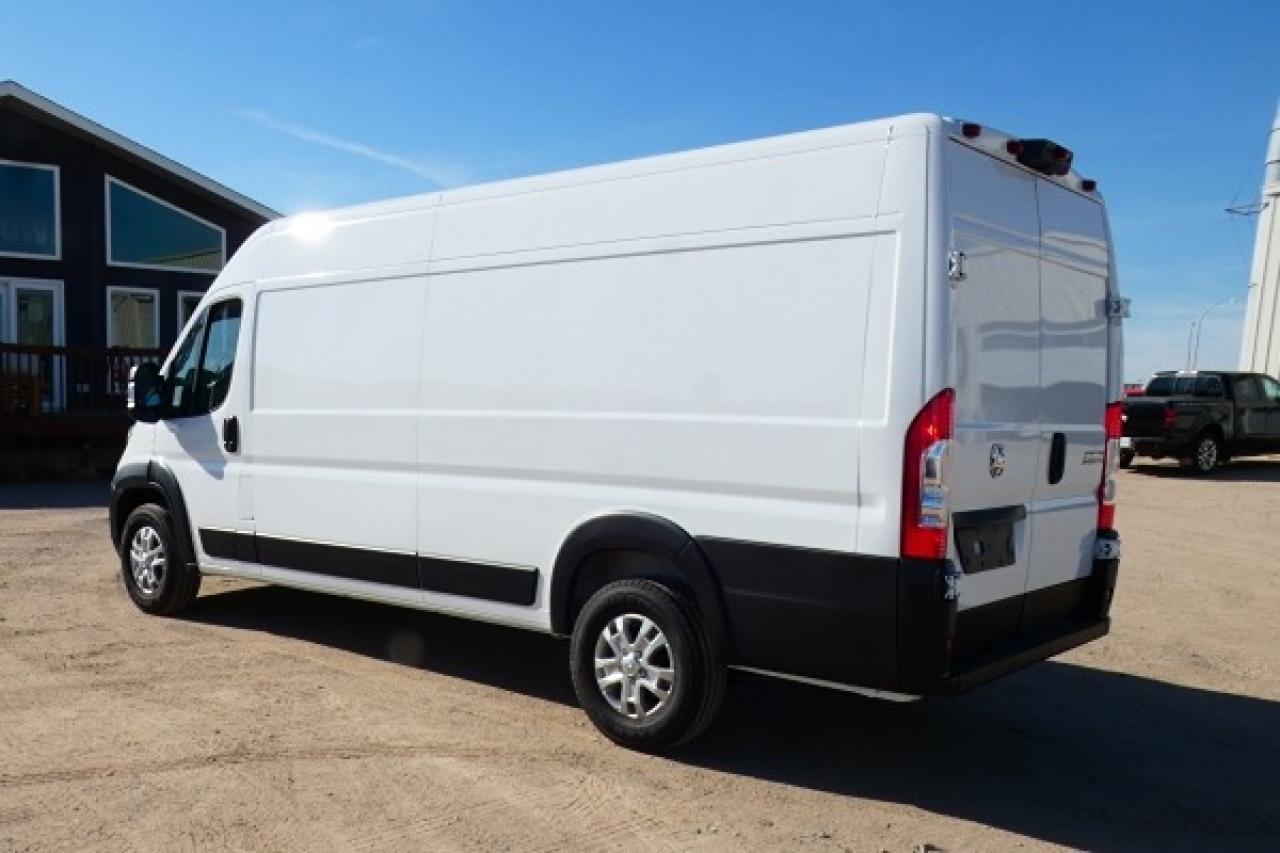 2025 RAM ProMaster SLT 3500 Ext. High Roof CARGO VAN w/cloth,NAV, BUC - Photo #8