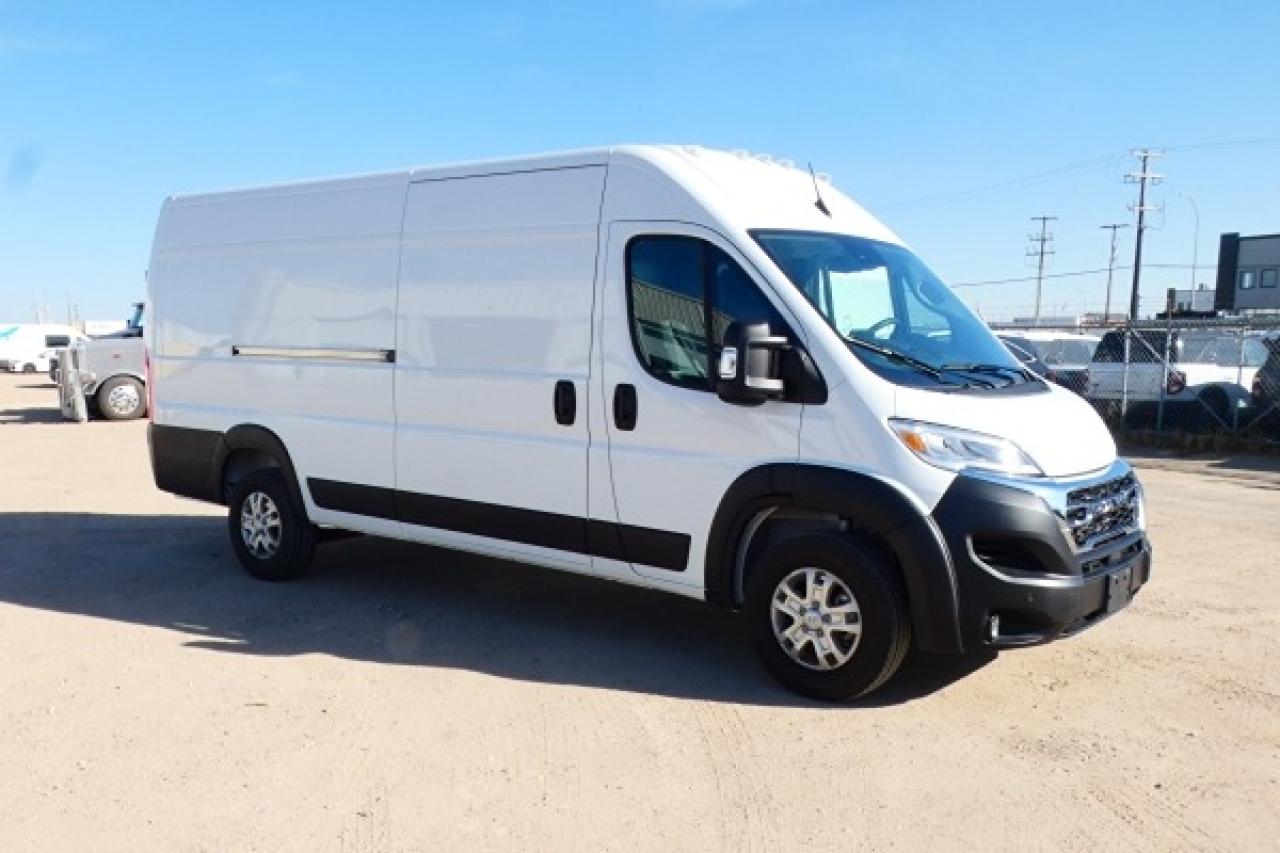 2025 RAM ProMaster SLT 3500 Ext. High Roof CARGO VAN w/cloth,NAV, BUC - Photo #4