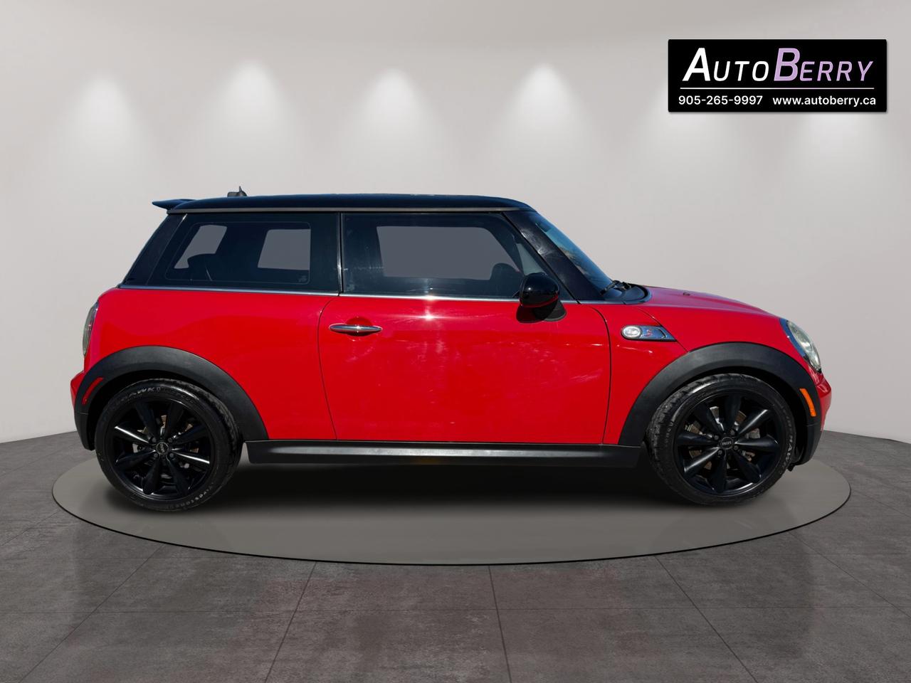 2010 MINI Cooper Hardtop S Photo