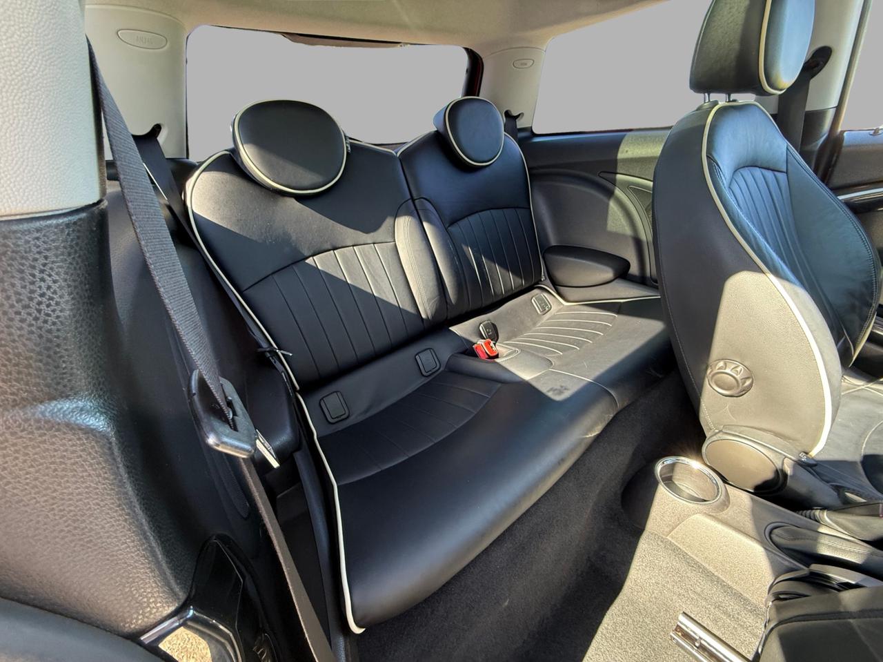 2010 MINI Cooper Hardtop S Photo