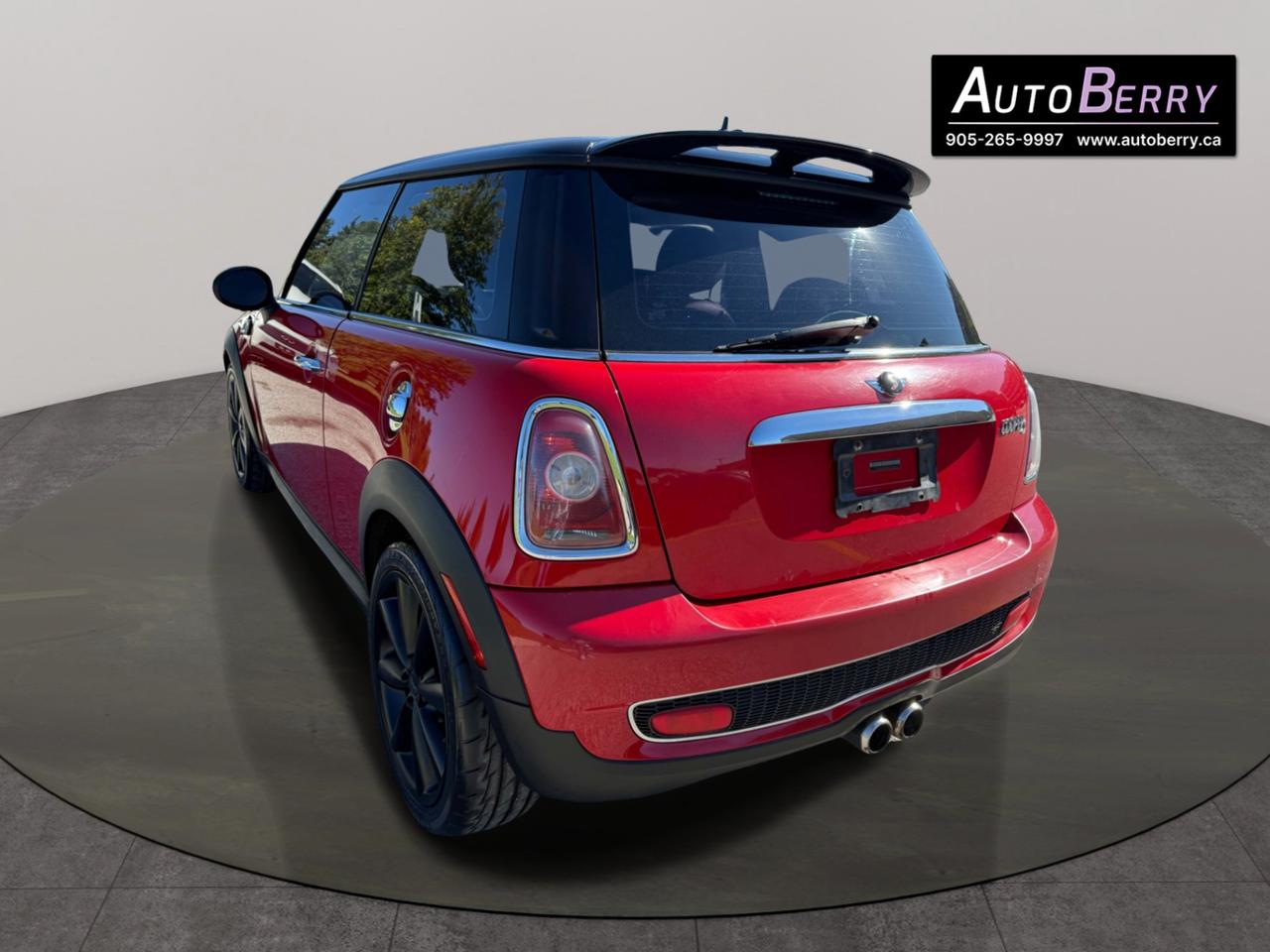 2010 MINI Cooper Hardtop S Photo