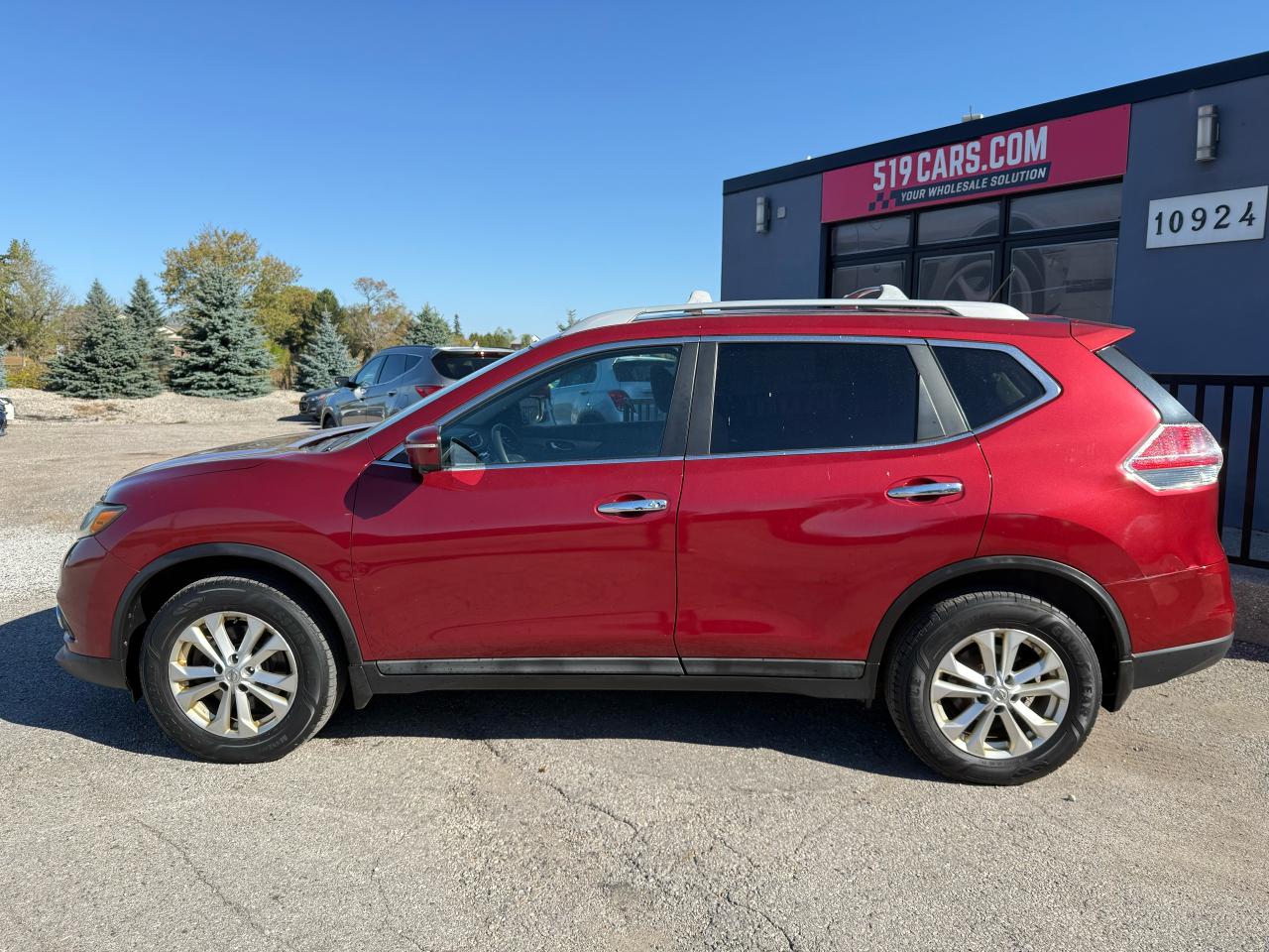 2015 Nissan Rogue SV | Navigation | Backup Camera | Sunroof - Photo #2