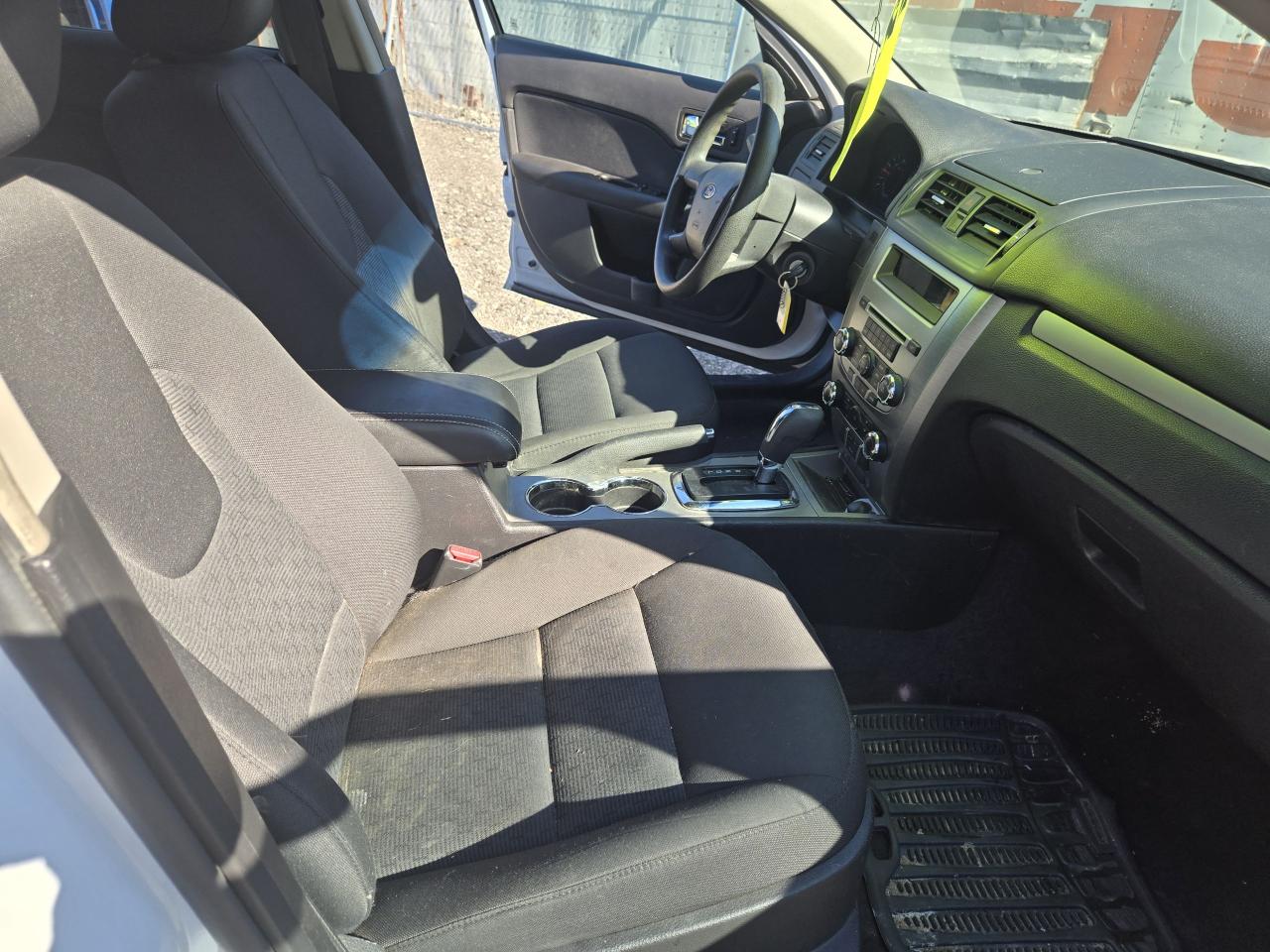 2010 Ford Fusion SE - Photo #11