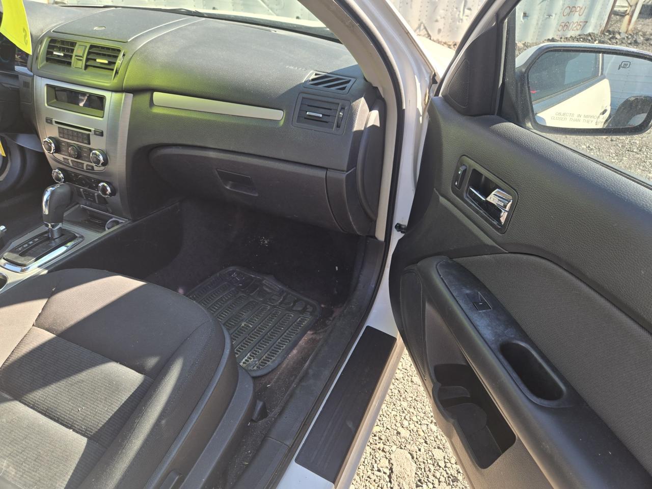 2010 Ford Fusion SE - Photo #10