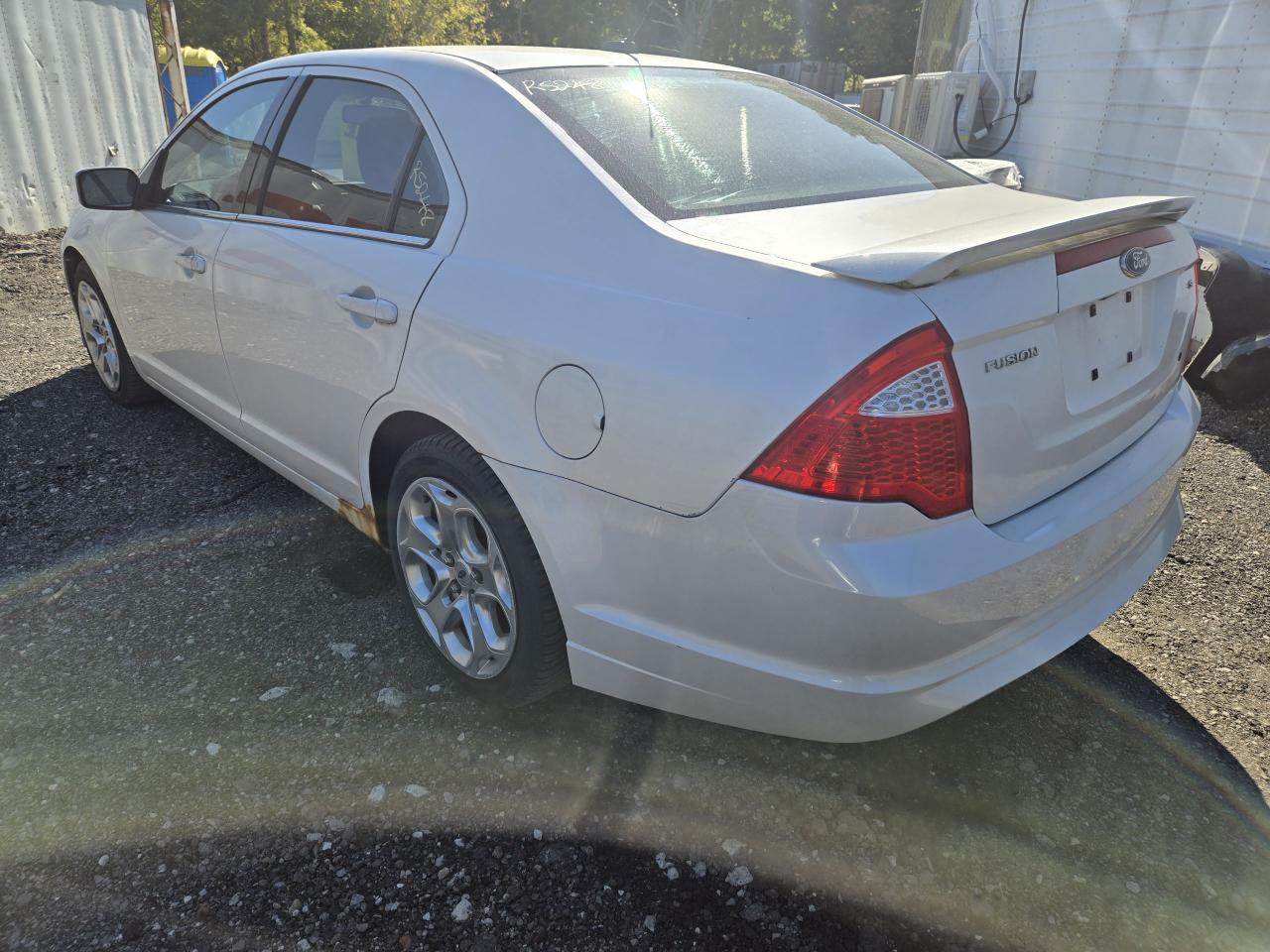 2010 Ford Fusion SE Photo3