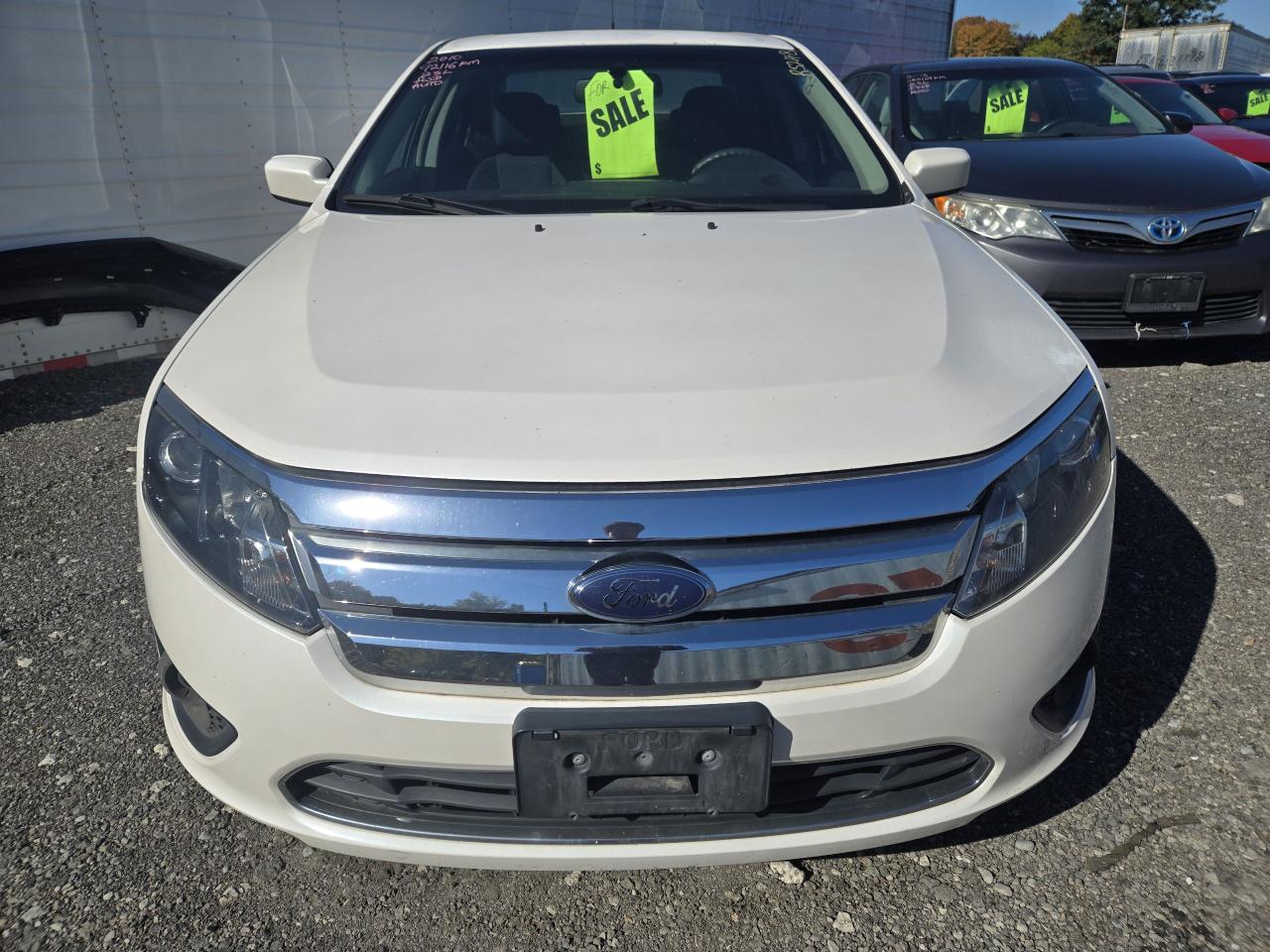 2010 Ford Fusion SE - Photo #2