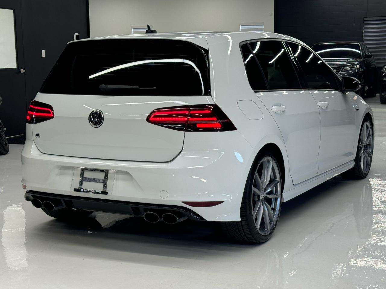 2016 Volkswagen Golf R 6-SPEED|NAV|BACKUP|CARPLAY|FENDER|ONE OWNER| - Photo #4