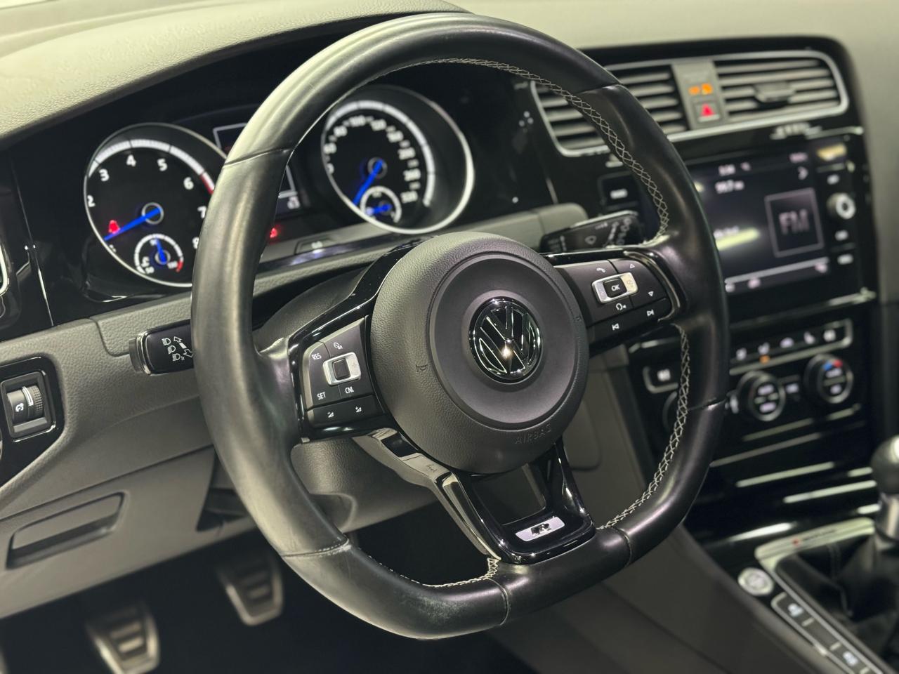 2016 Volkswagen Golf R 6-SPEED|NAV|BACKUP|CARPLAY|FENDER|ONE OWNER| - Photo #8