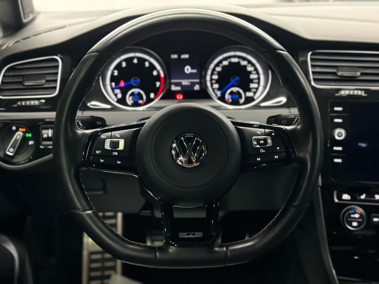 2016 Volkswagen Golf R 6-SPEED|NAV|BACKUP|CARPLAY|FENDER|ONE OWNER| - Photo #11