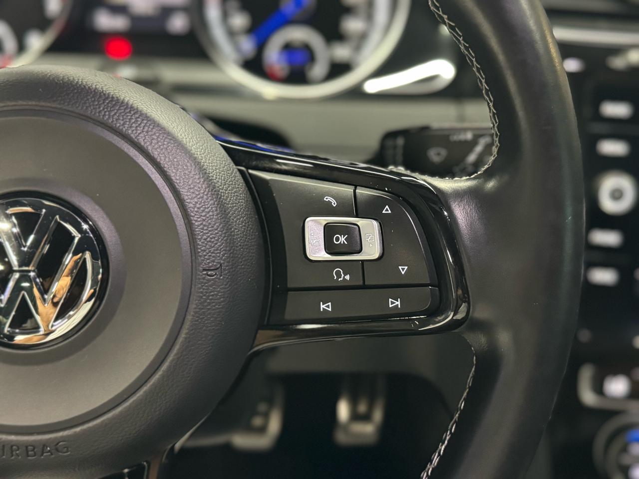 2016 Volkswagen Golf R 6-SPEED|NAV|BACKUP|CARPLAY|FENDER|ONE OWNER| - Photo #12