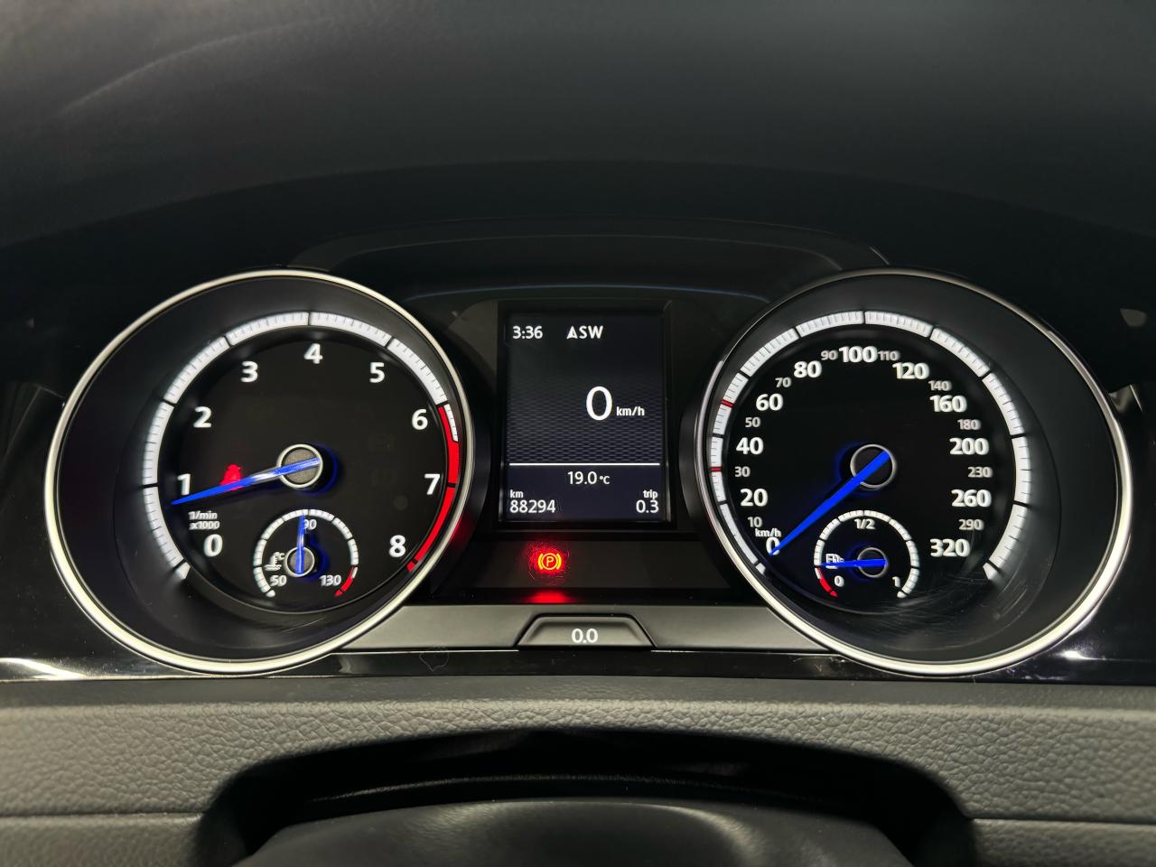 2016 Volkswagen Golf R 6-SPEED|NAV|BACKUP|CARPLAY|FENDER|ONE OWNER| - Photo #14