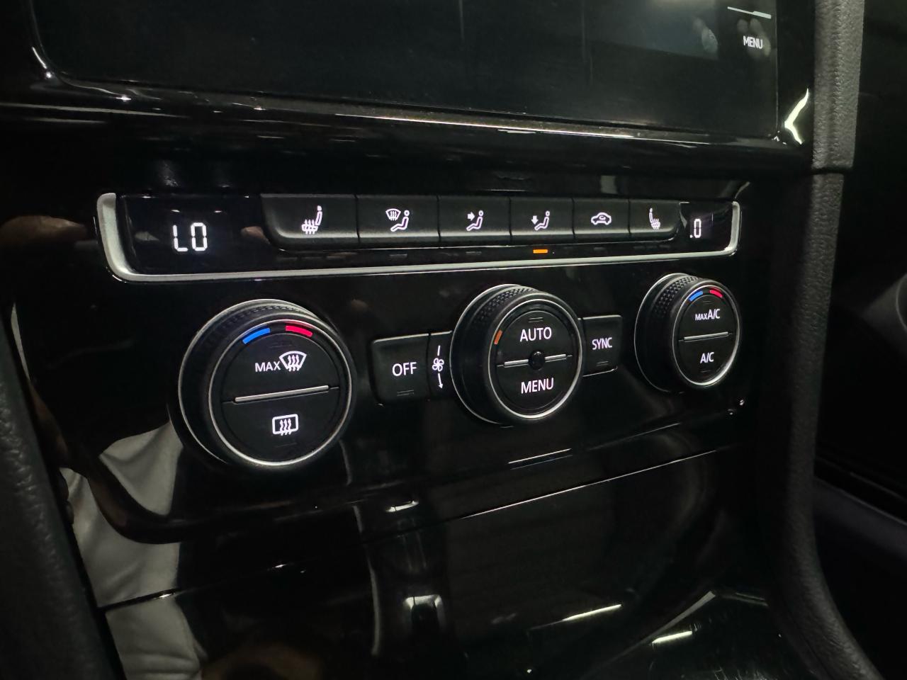 2016 Volkswagen Golf R 6-SPEED|NAV|BACKUP|CARPLAY|FENDER|ONE OWNER| - Photo #19