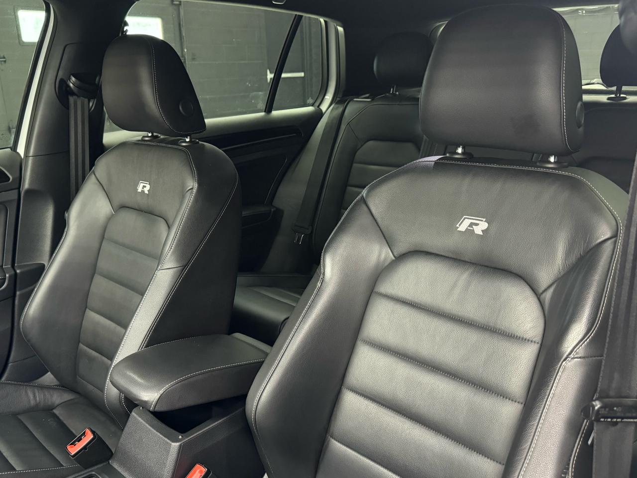 2016 Volkswagen Golf R 6-SPEED|NAV|BACKUP|CARPLAY|FENDER|ONE OWNER| - Photo #23