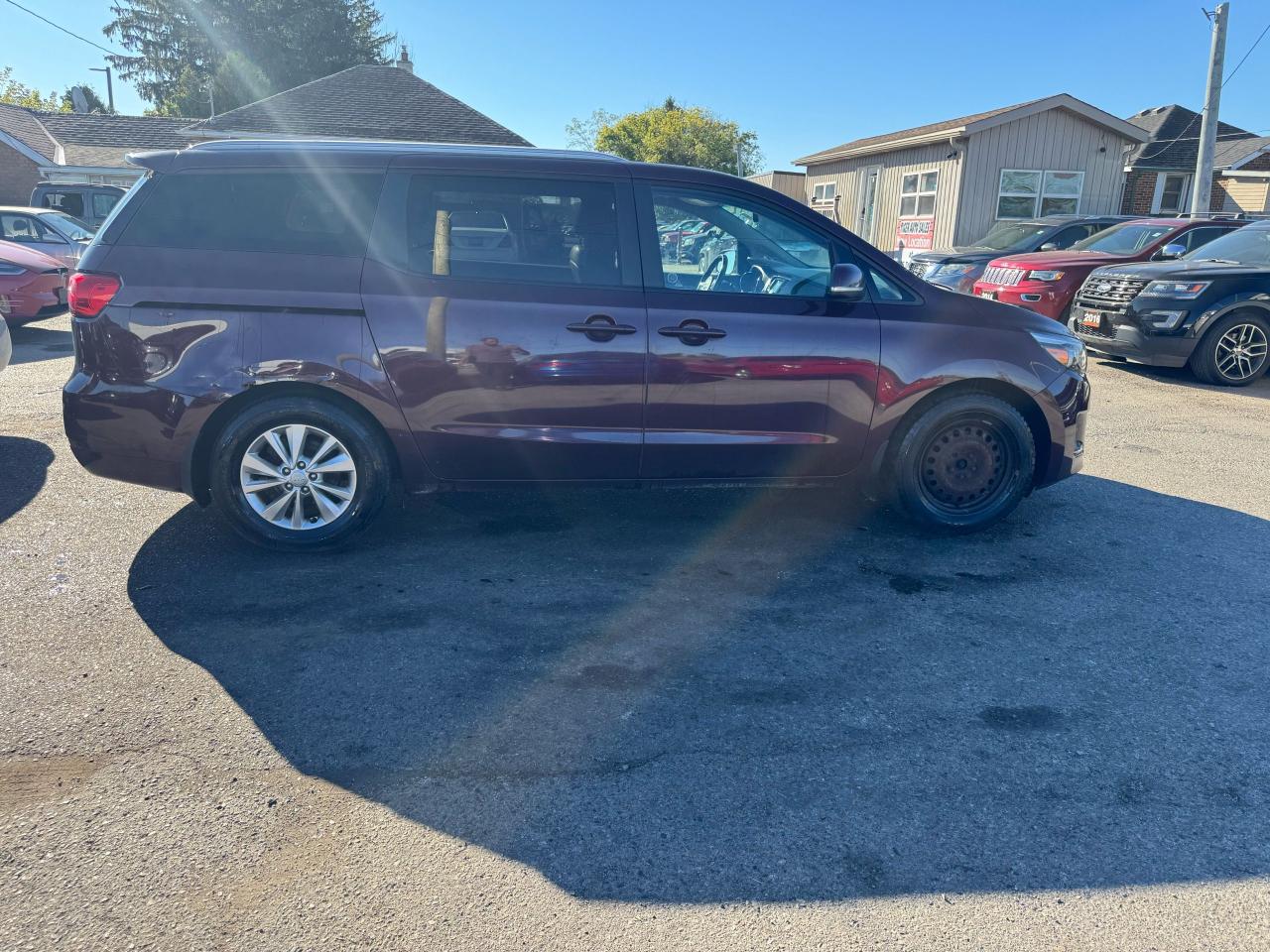 2017 Kia Sedona LX, MINIVAN, LEATHER, LOADED, AS IS SPECIAL - Photo #6