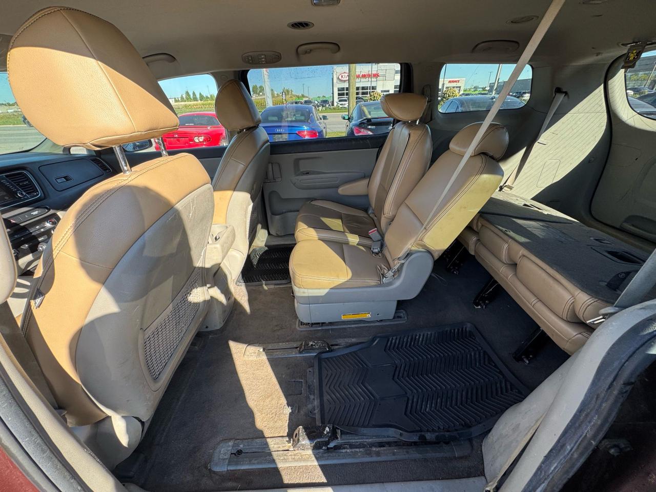 2017 Kia Sedona LX, MINIVAN, LEATHER, LOADED, AS IS SPECIAL - Photo #12