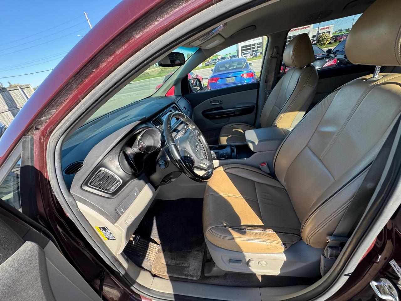 2017 Kia Sedona LX, MINIVAN, LEATHER, LOADED, AS IS SPECIAL - Photo #11