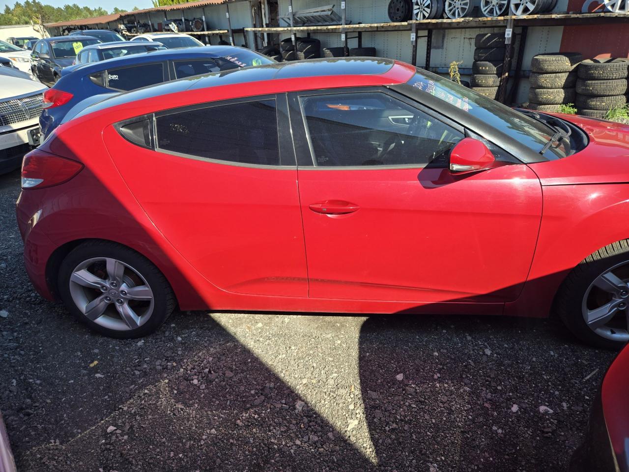 2014 Hyundai Veloster w/Tech - Photo #3