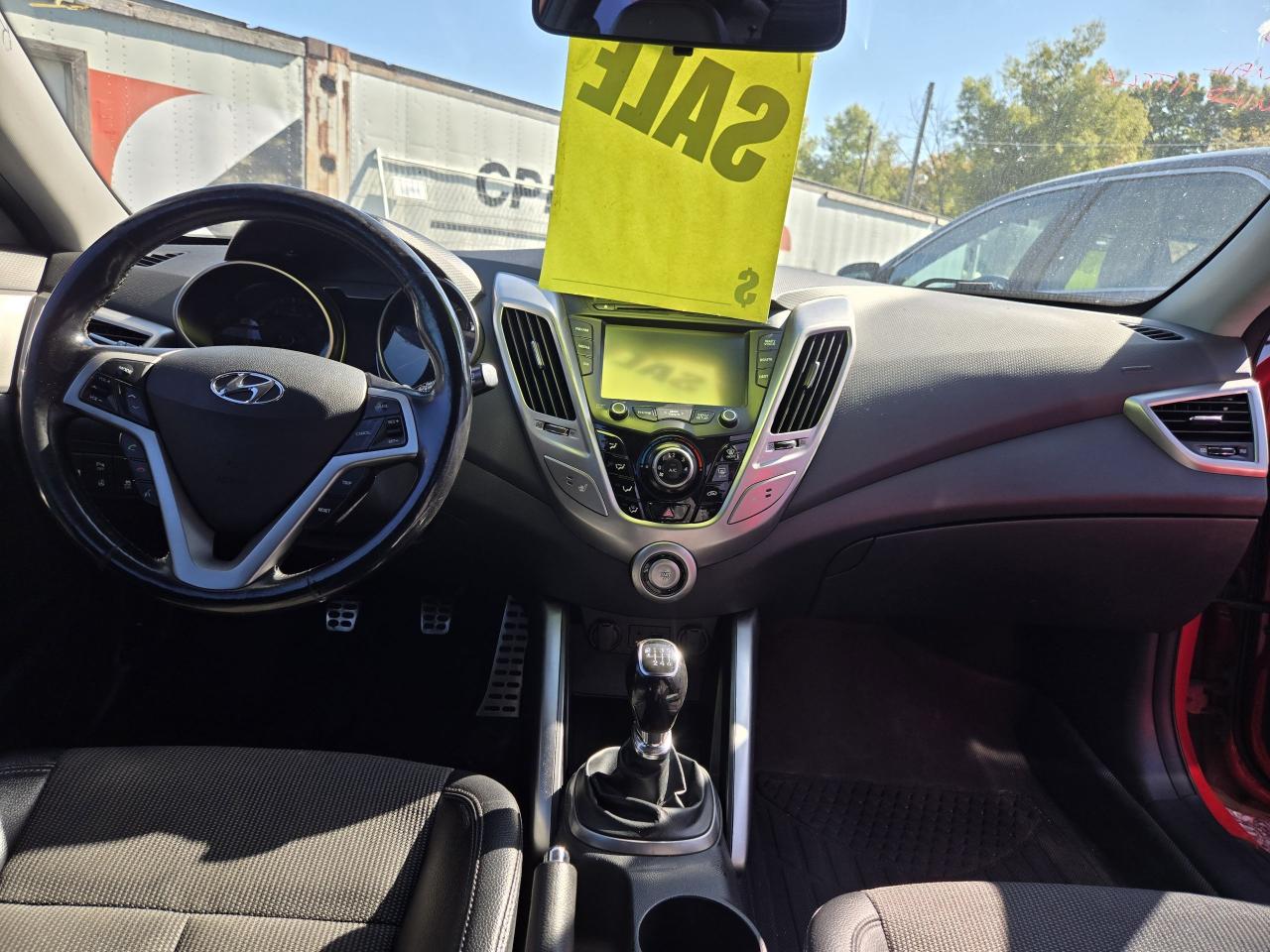 2014 Hyundai Veloster w/Tech - Photo #11