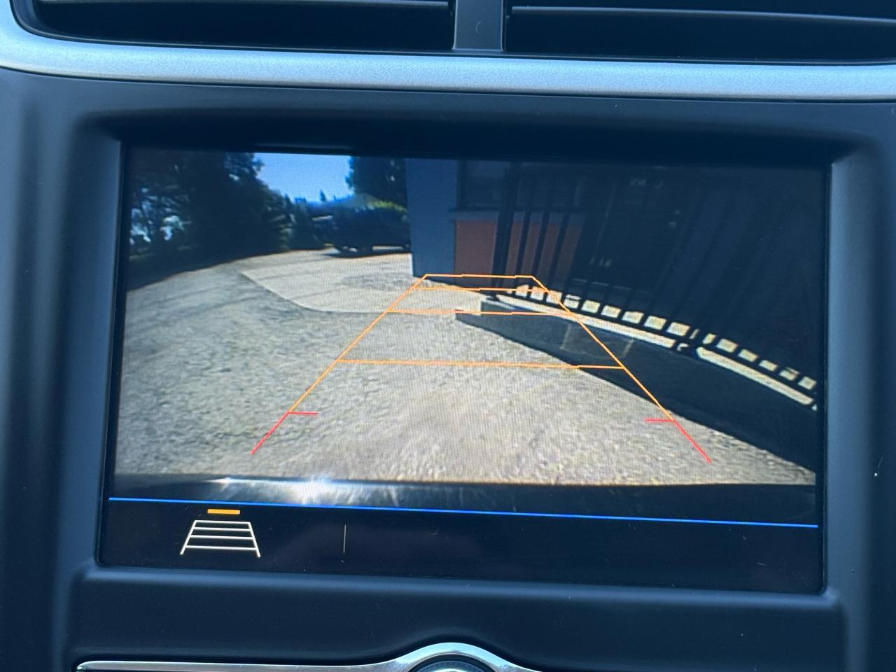 2018 Chevrolet Sonic LT | Backup Camera | Bluetooth | Cruise Control - Photo #13